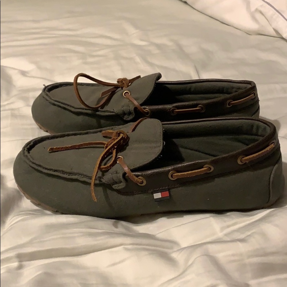 Size 10 Tommy Hilfiger slippers